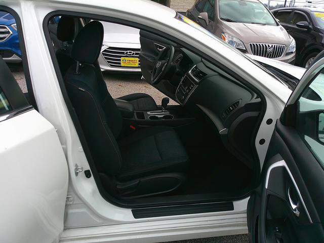 Used 2017 Nissan Altima 2.5 S w/ Power Driver Seat Package image 6