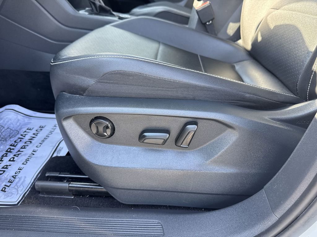Used 2021 Volkswagen Tiguan SE AWD/4WD image 12