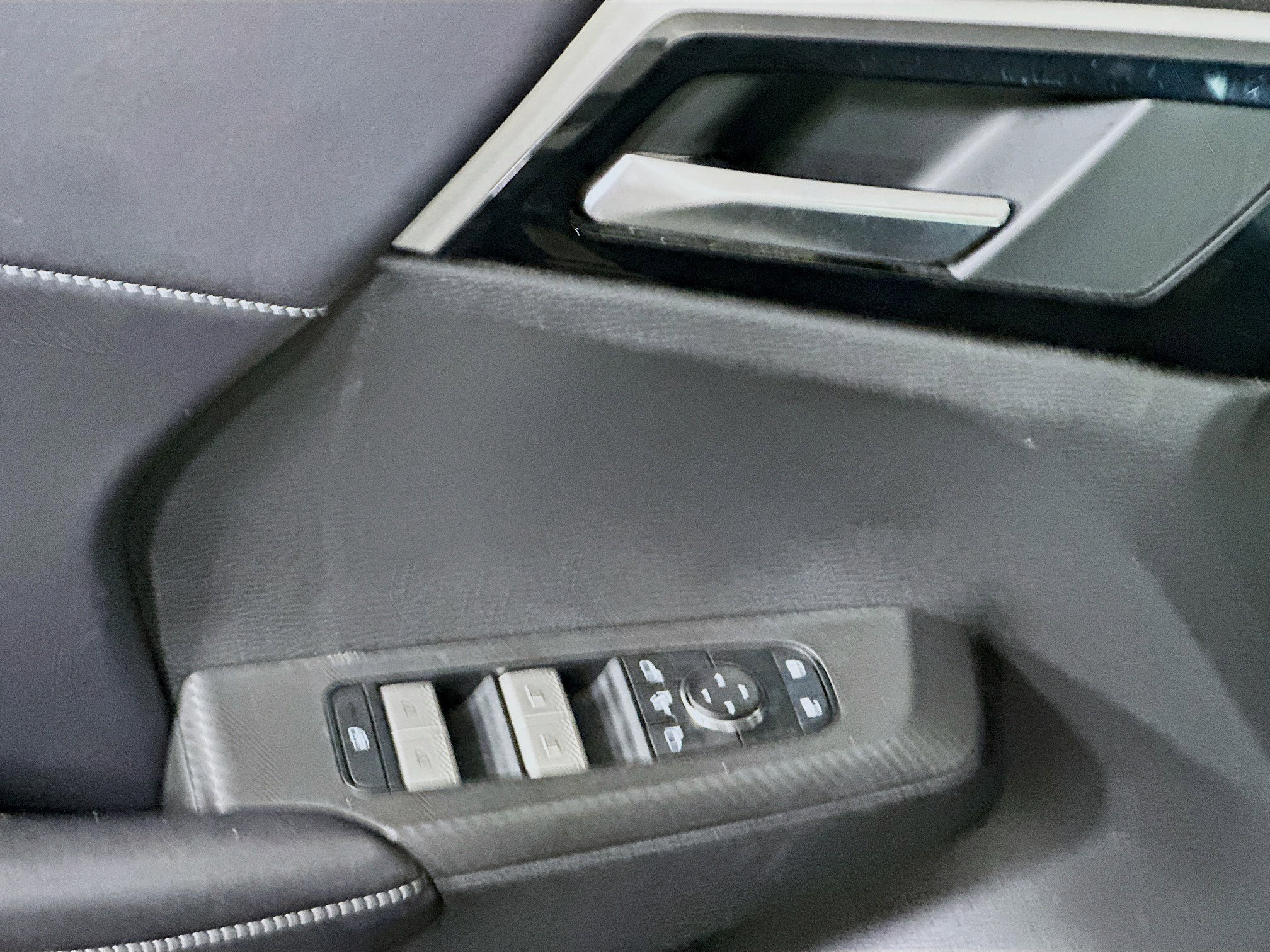 Used 2025 Mitsubishi Outlander SE image 15