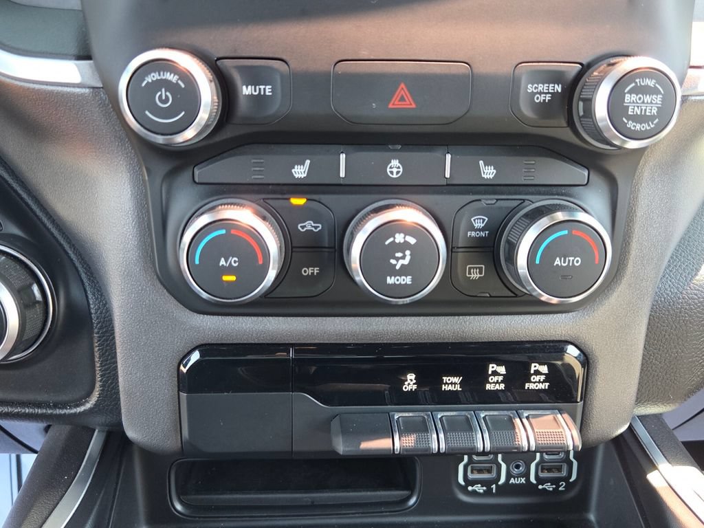 Used 2021 RAM 1500 Big Horn RWD image 28