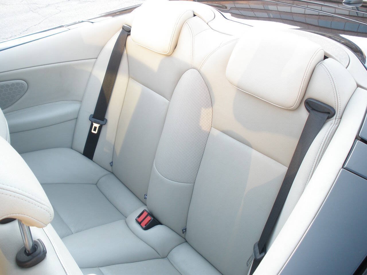 Used 2009 Saab 9-3 2.0T w/ Cold Weather Package FWD image 26