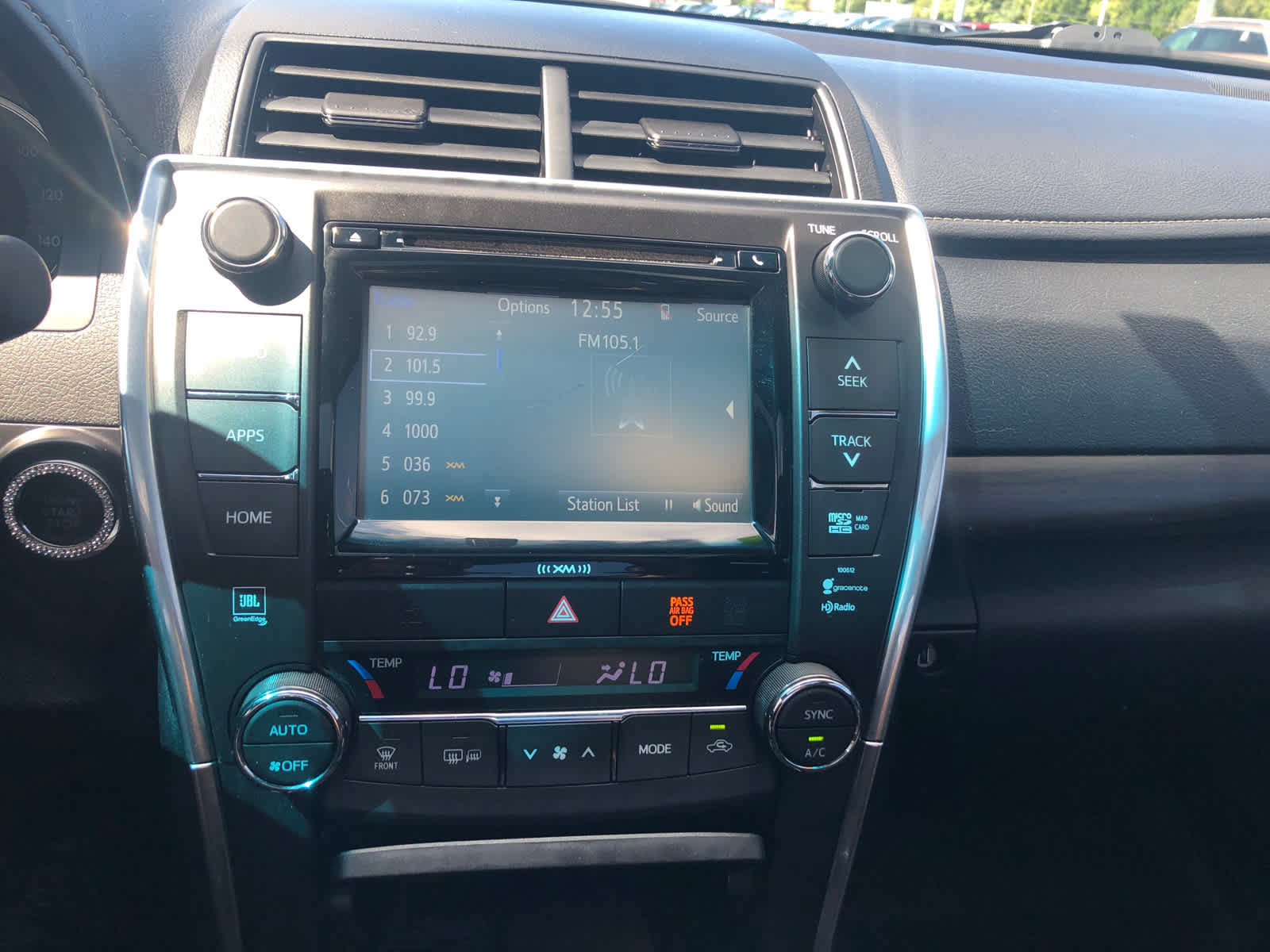 Used 2017 Toyota Camry XLE FWD image 15