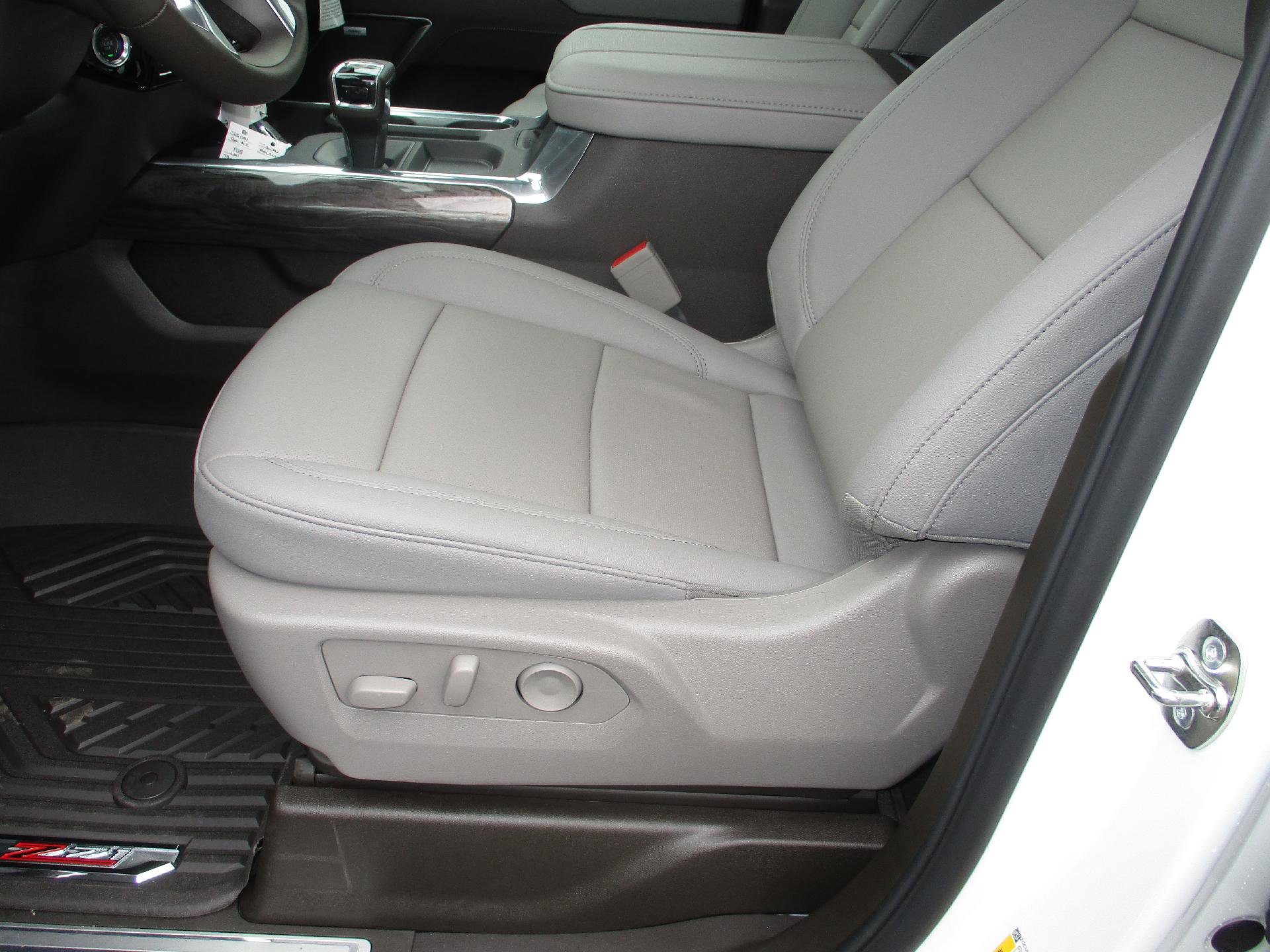 New 2026 Chevrolet Silverado 1500 LTZ w/ LTZ Premium Package image 11