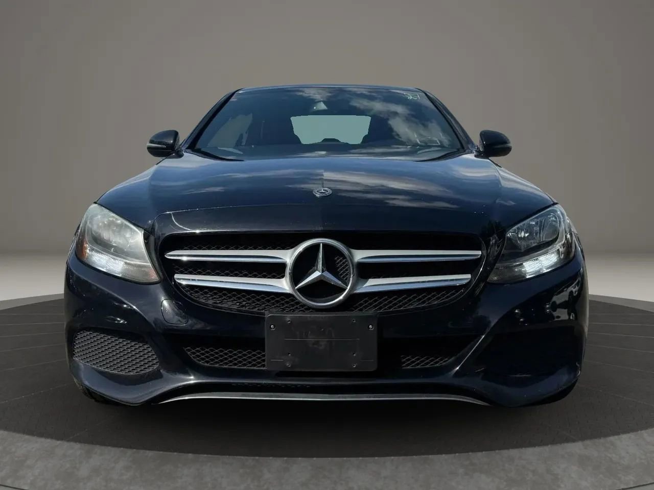 Used 2018 Mercedes-Benz C 300 4MATIC Sedan image 2