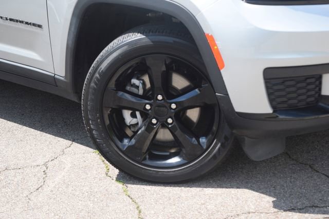 Used 2023 Jeep Grand Cherokee L Laredo AWD/4WD image 32