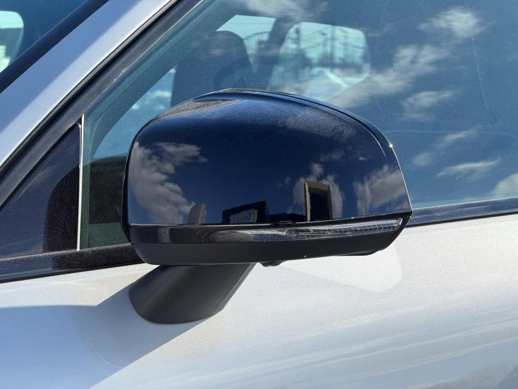 Used 2023 Volvo XC40 Recharge Ultimate image 7