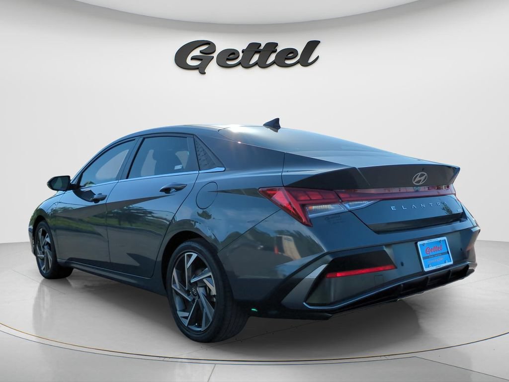Certified 2024 Hyundai Elantra Limited FWD image 7