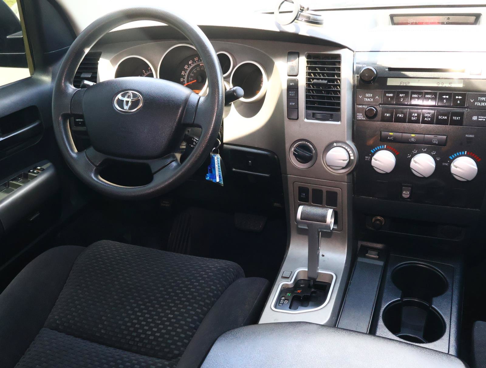 Used 2010 Toyota Tundra 4x4 Double Cab image 9