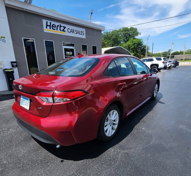 Used 2025 Toyota Corolla LE w/ LE Premium Package FWD image 10