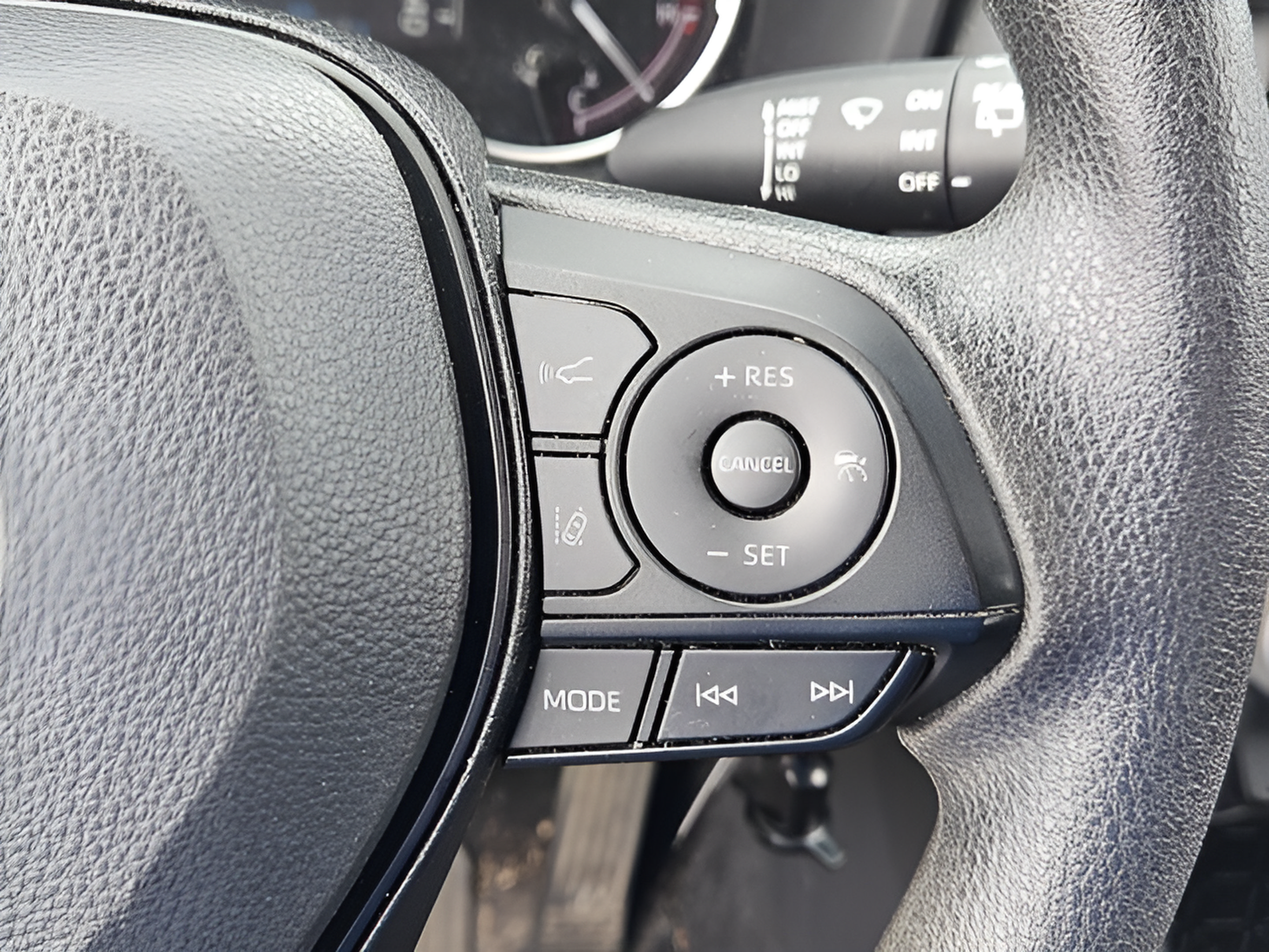 Used 2023 Toyota RAV4 LE AWD/4WD image 22