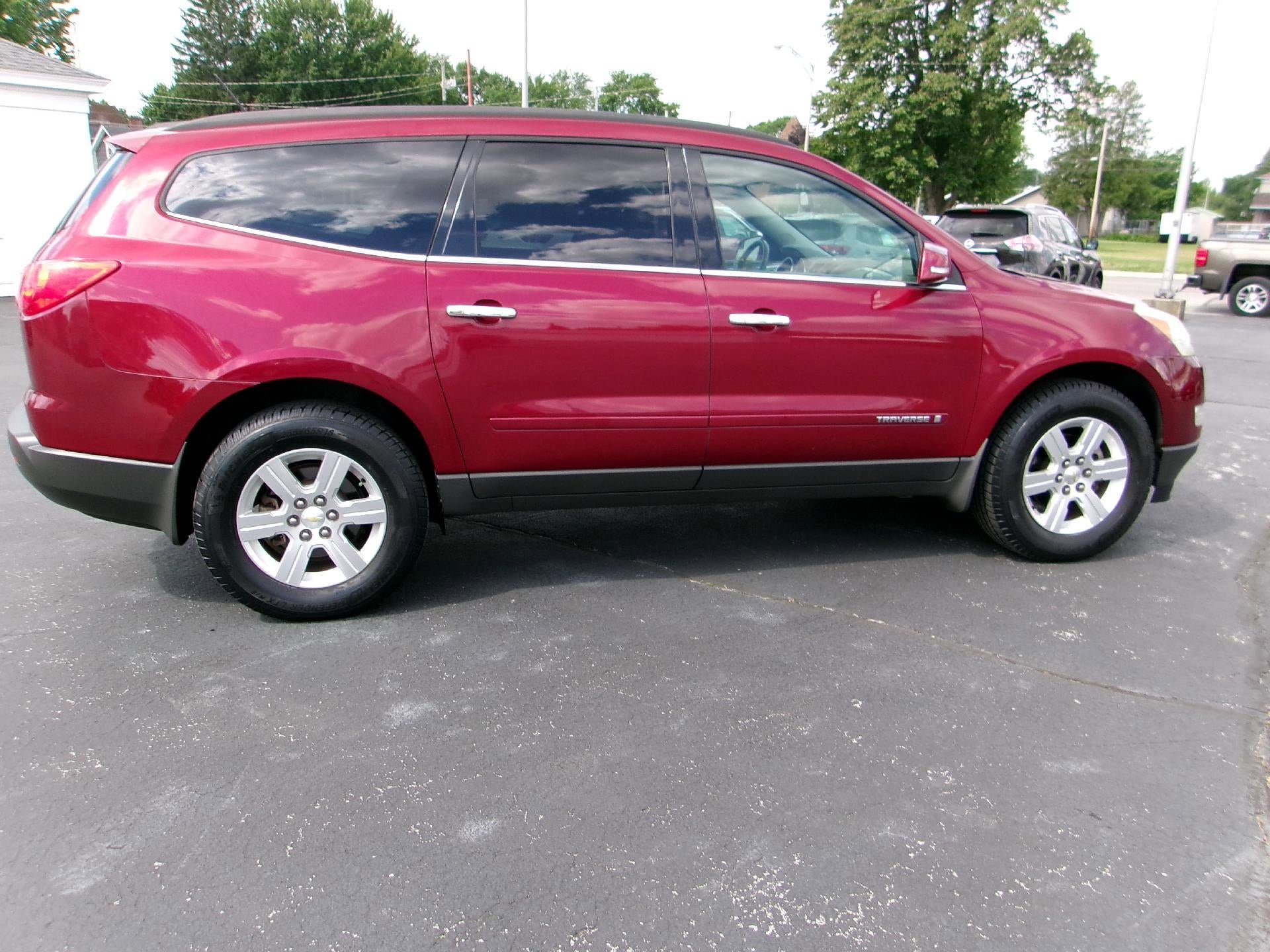 Used 2009 Chevrolet Traverse LT FWD image 5