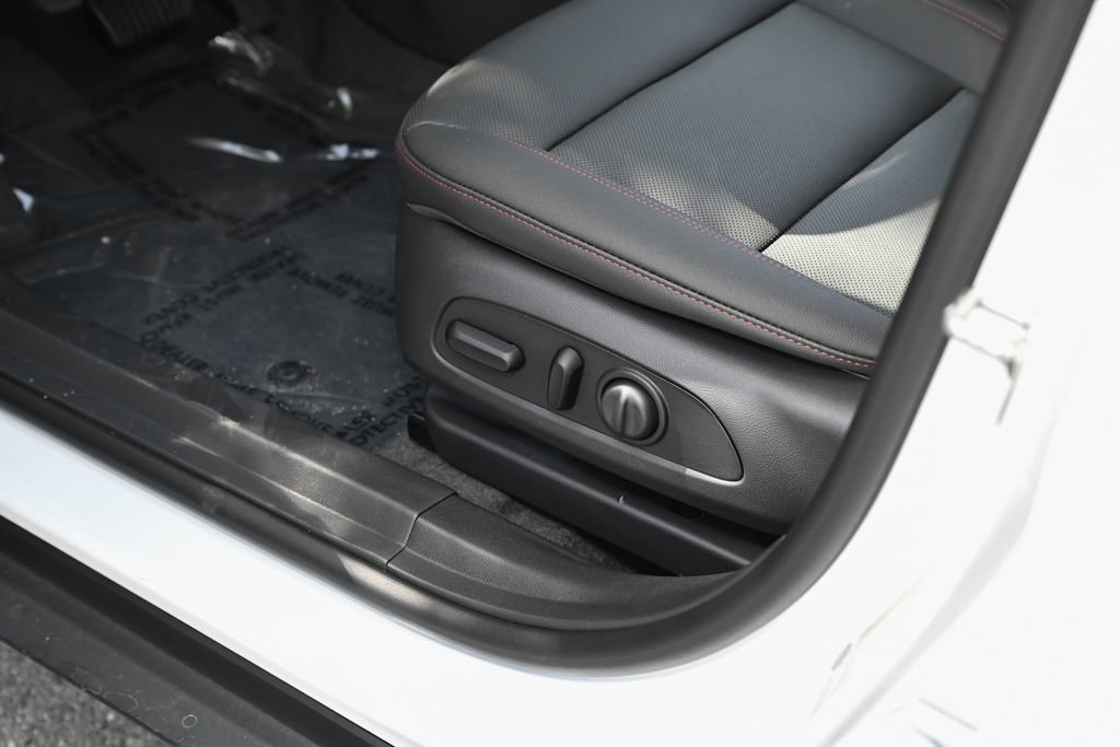 New 2026 Chevrolet Trax RS FWD image 16