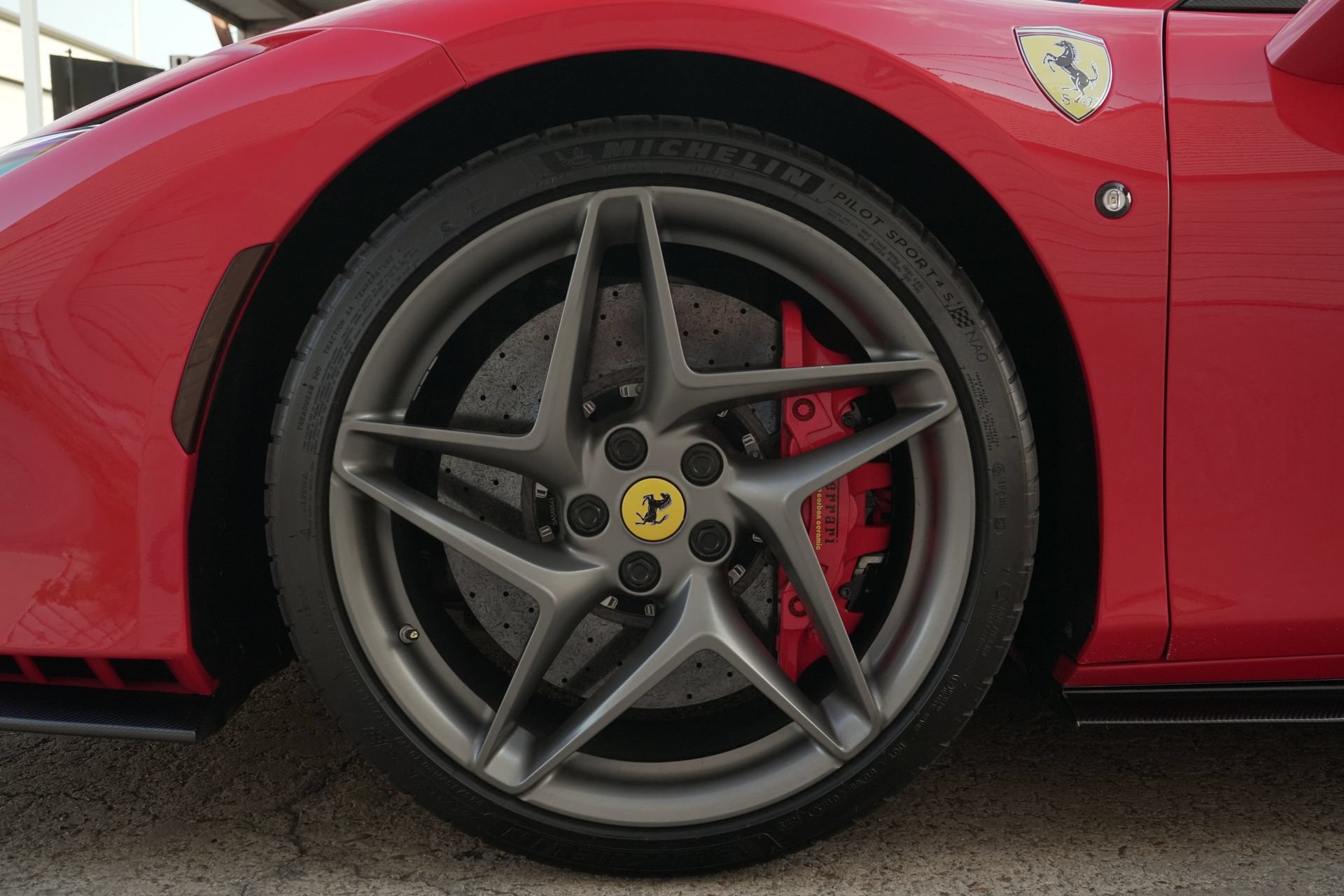 Used 2021 Ferrari F8 Tributo RWD image 31