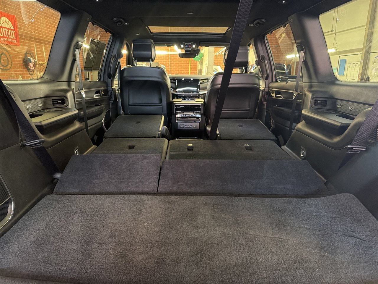 Used 2025 Jeep Wagoneer Series III w/ Premium Group I AWD/4WD image 16