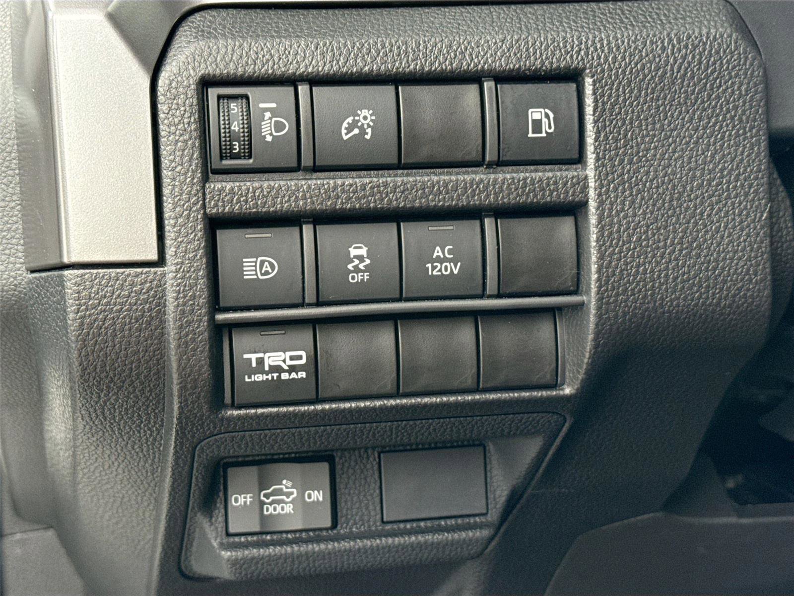 Used 2025 Toyota Tacoma 4x4 Double Cab Hybrid image 18