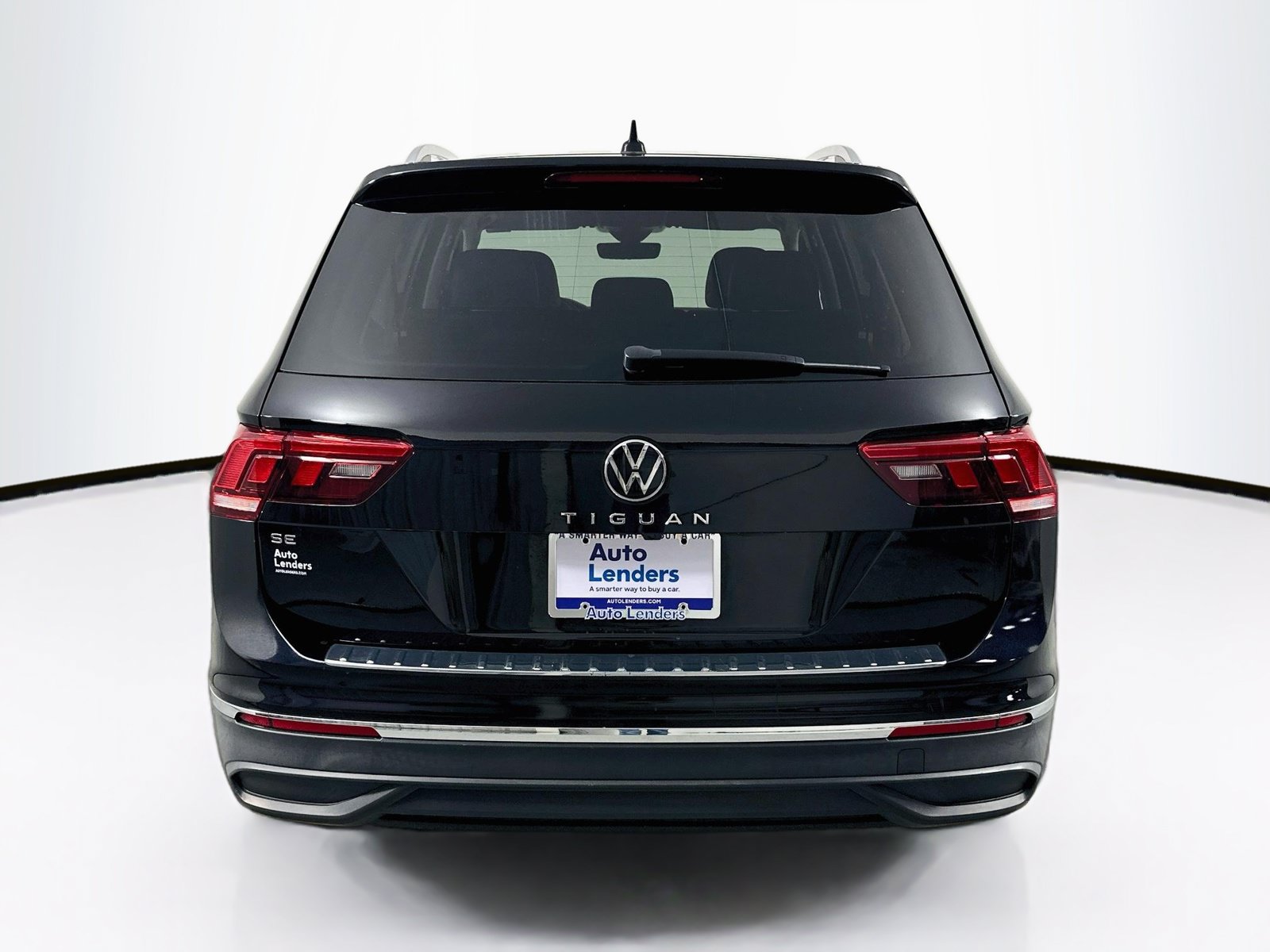 Used 2024 Volkswagen Tiguan SE FWD image 6