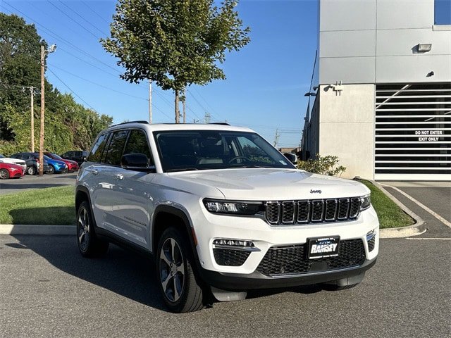 Used 2023 Jeep Grand Cherokee 4WD 4xe w/ Luxury Tech Group II image 1