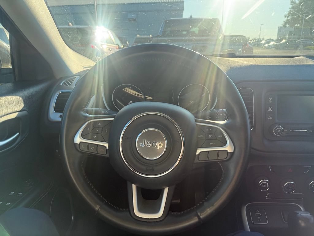 Used 2018 Jeep Compass Latitude FWD image 6
