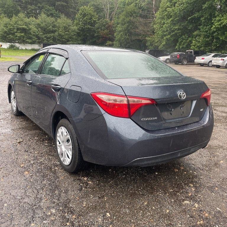 Used 2018 Toyota Corolla LE FWD image 3