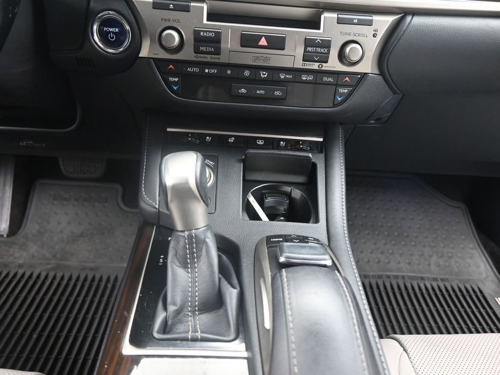 Used 2017 Lexus ES 300h image 13