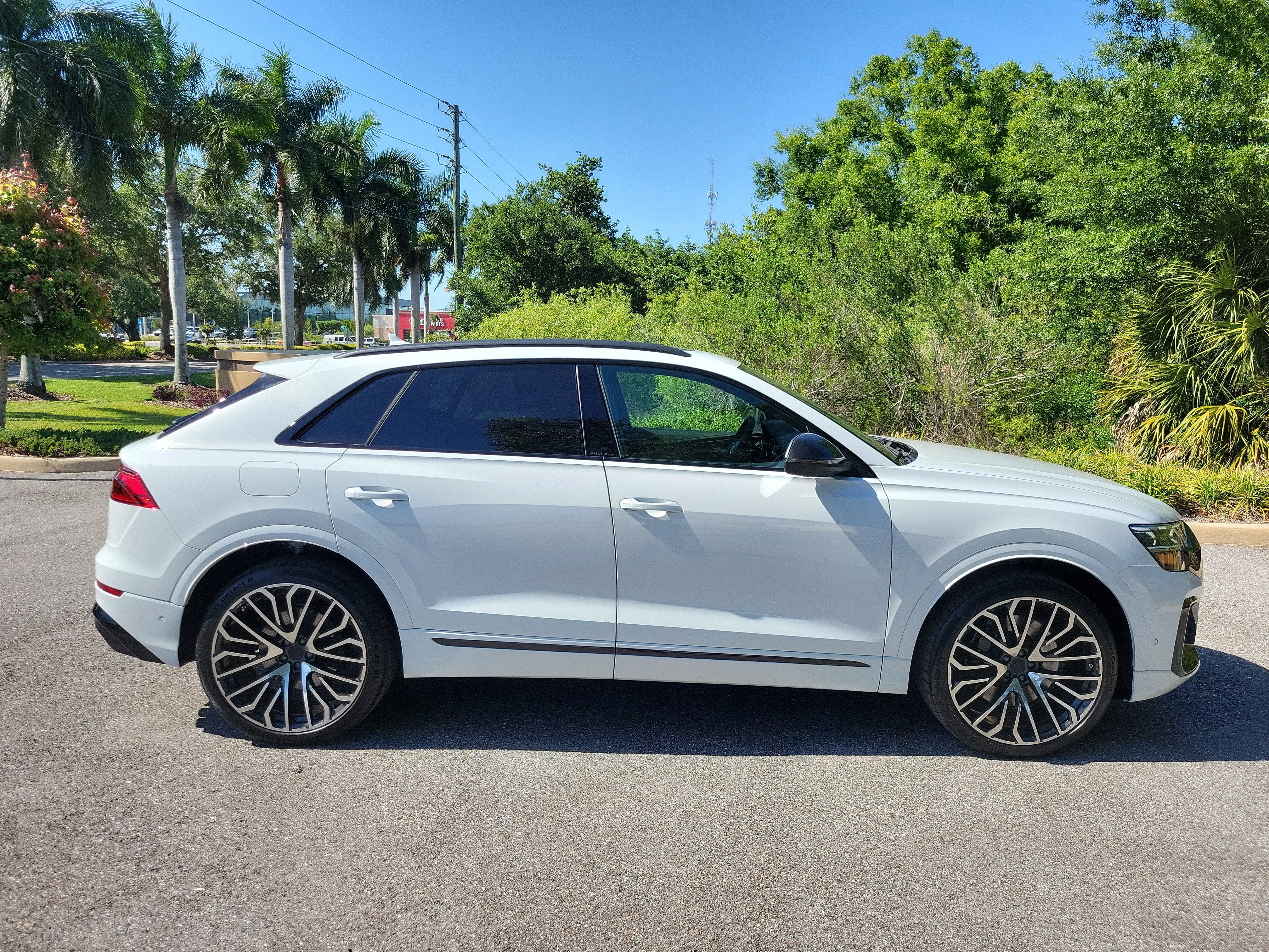 New 2026 Audi SQ8 Prestige AWD/4WD image 3