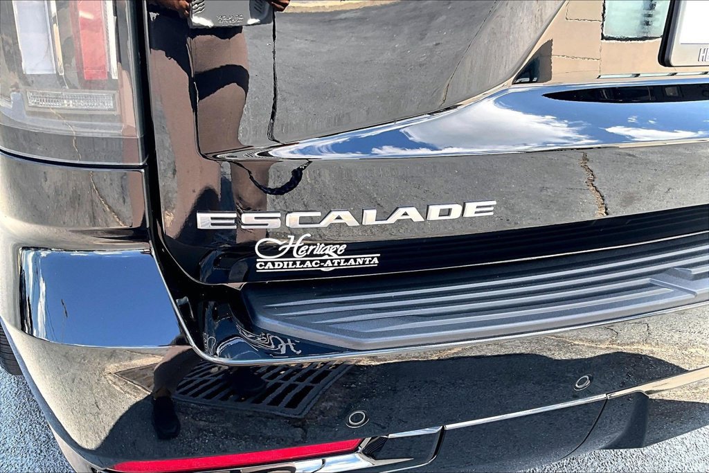 Certified 2026 Cadillac Escalade Platinum Sport w/ LPO, Floor Liner Package AWD/4WD image 24