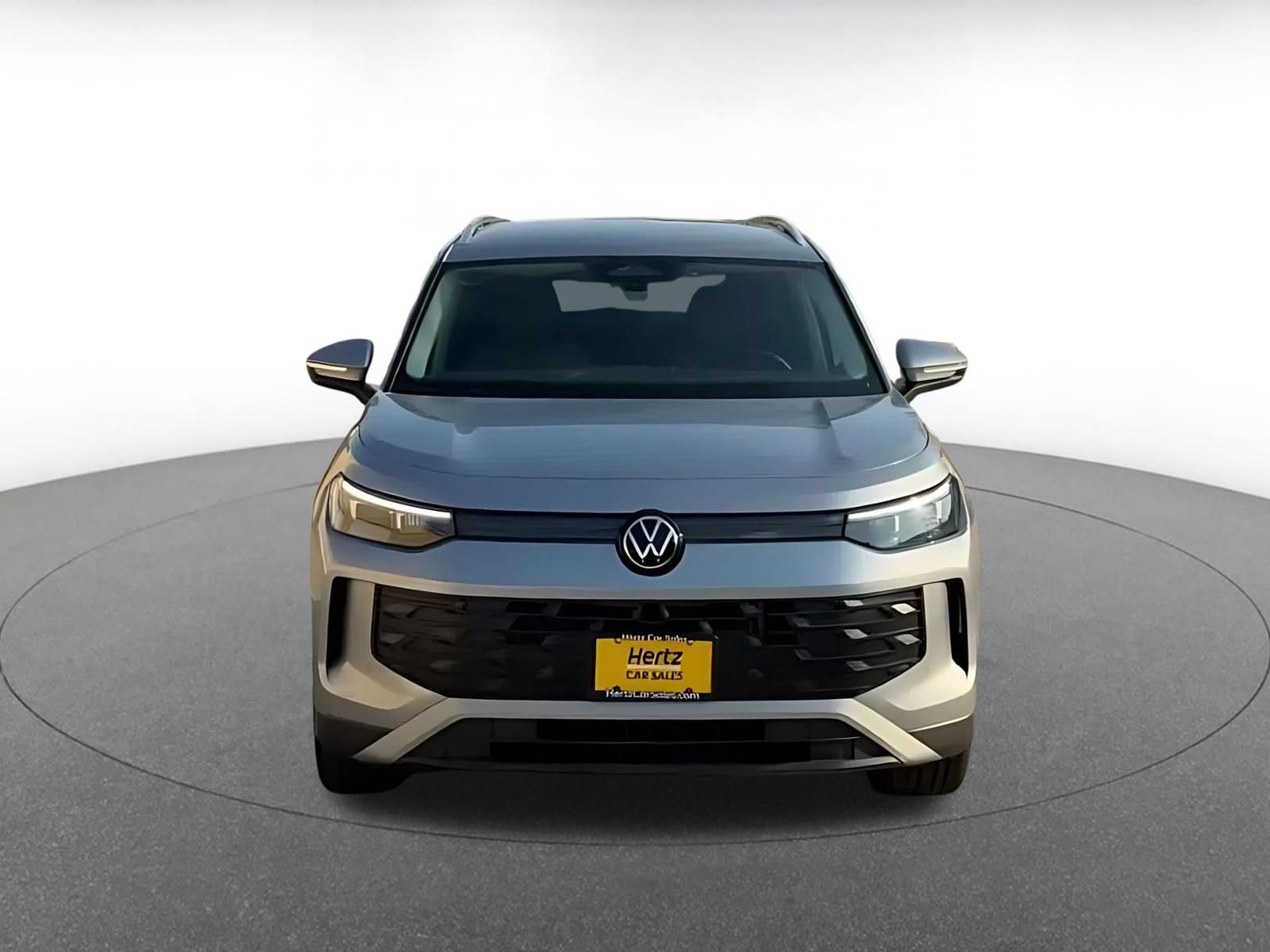 Used 2026 Volkswagen Tiguan SE AWD/4WD image 4