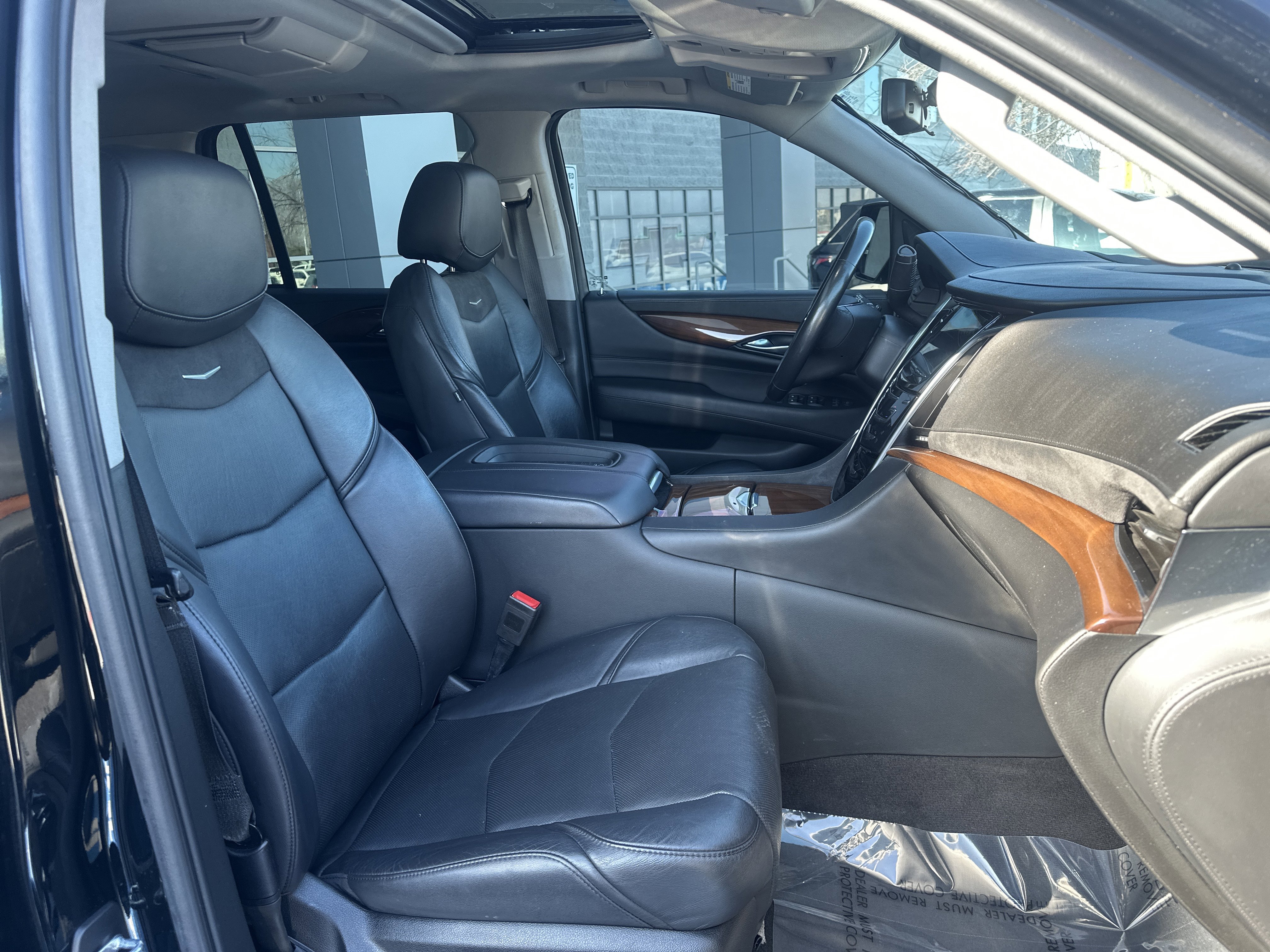Used 2020 Cadillac Escalade Premium Luxury image 30