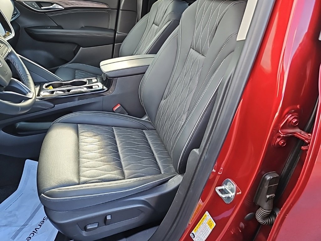Used 2023 Buick Envision Avenir image 25