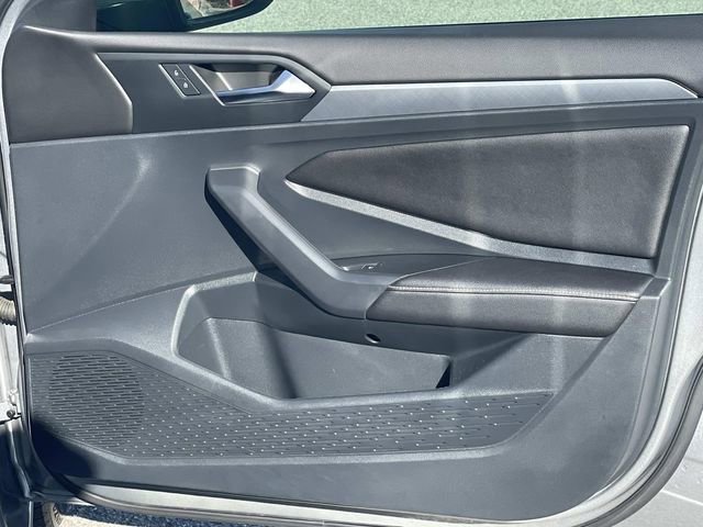 Used 2023 Volkswagen Jetta SE w/ Panoramic Sunroof Package image 26