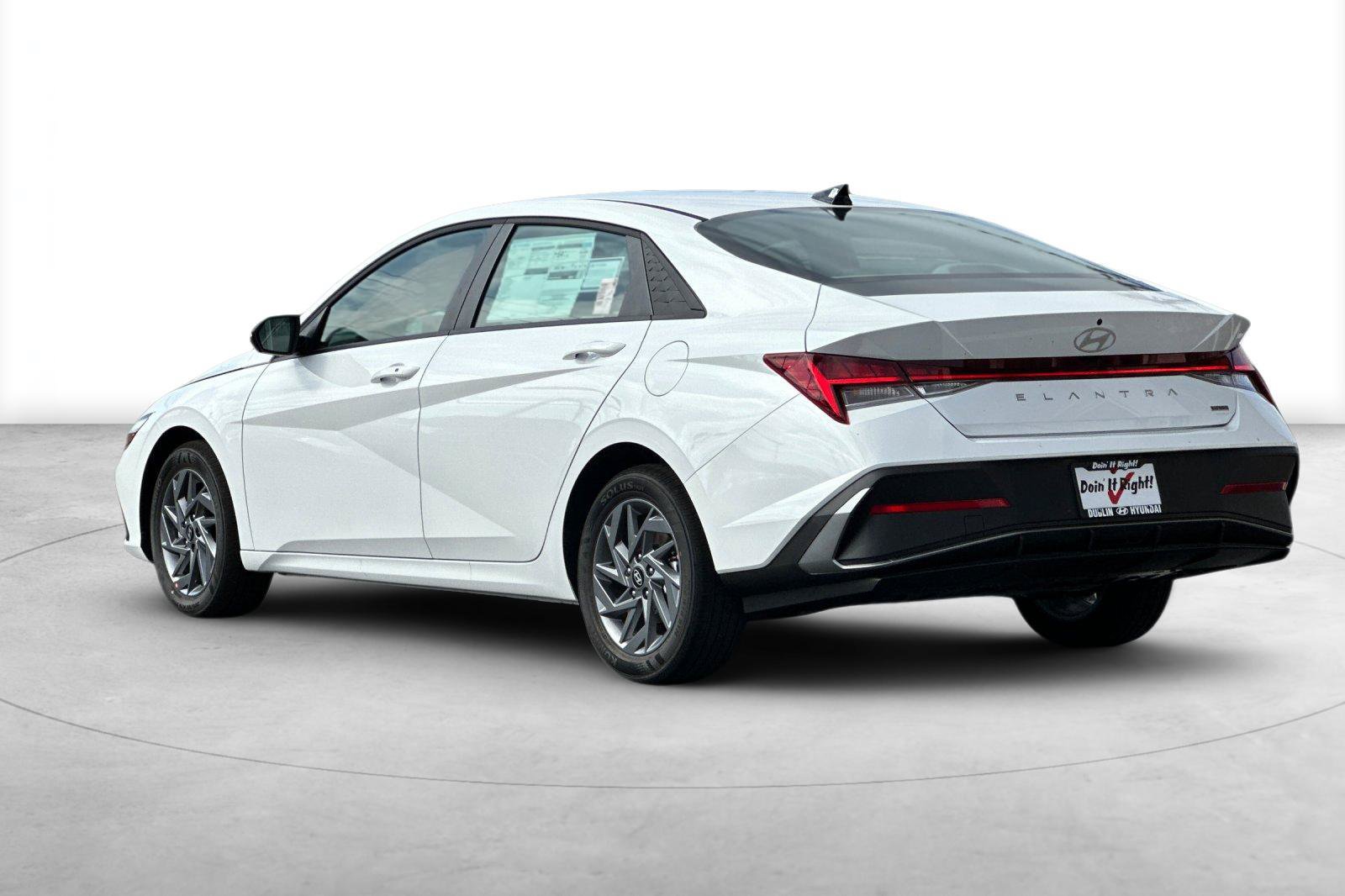 New 2026 Hyundai Elantra Hybrid FWD image 4