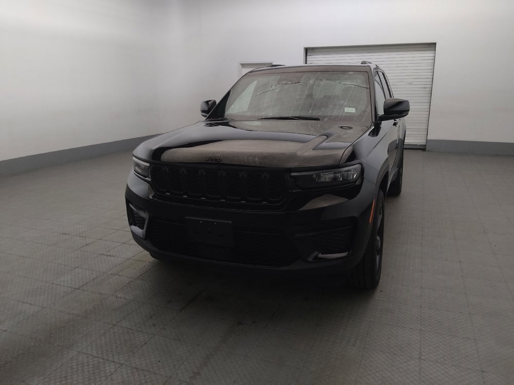 Used 2023 Jeep Grand Cherokee Altitude AWD/4WD image 15