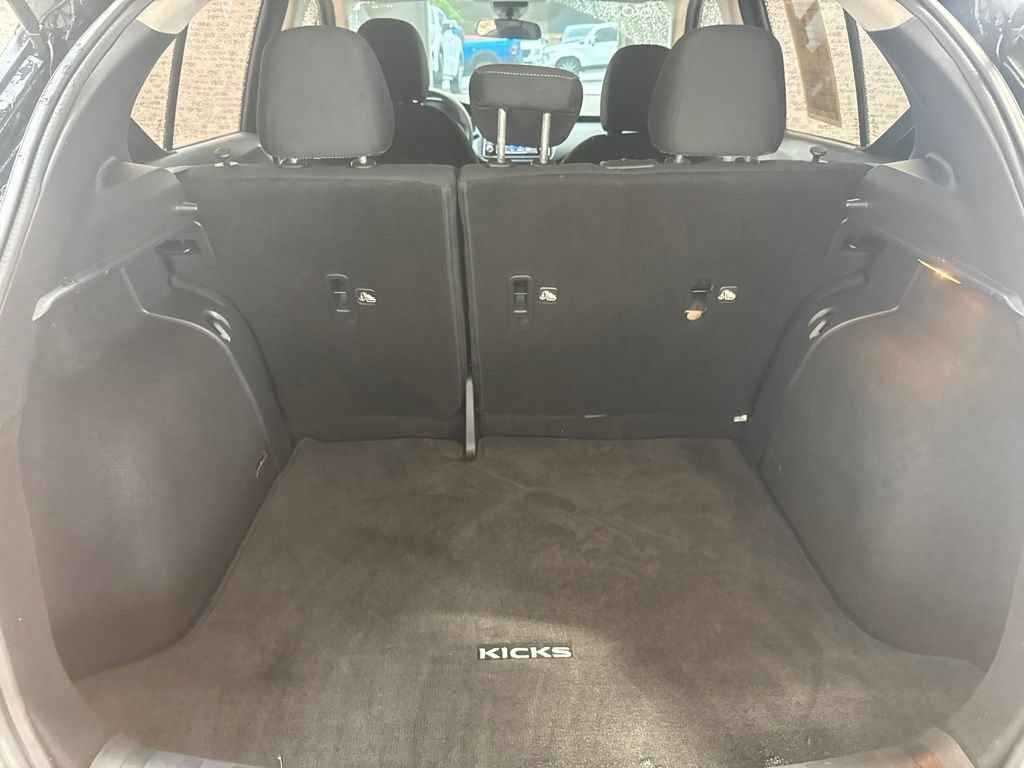 Used 2021 Nissan Kicks S FWD image 9