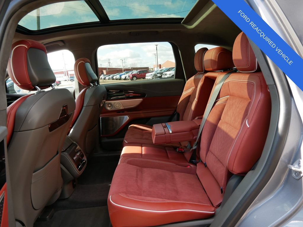 Used 2024 Lincoln Nautilus Black Label w/ Jet Appearance Package (87T) AWD/4WD image 11