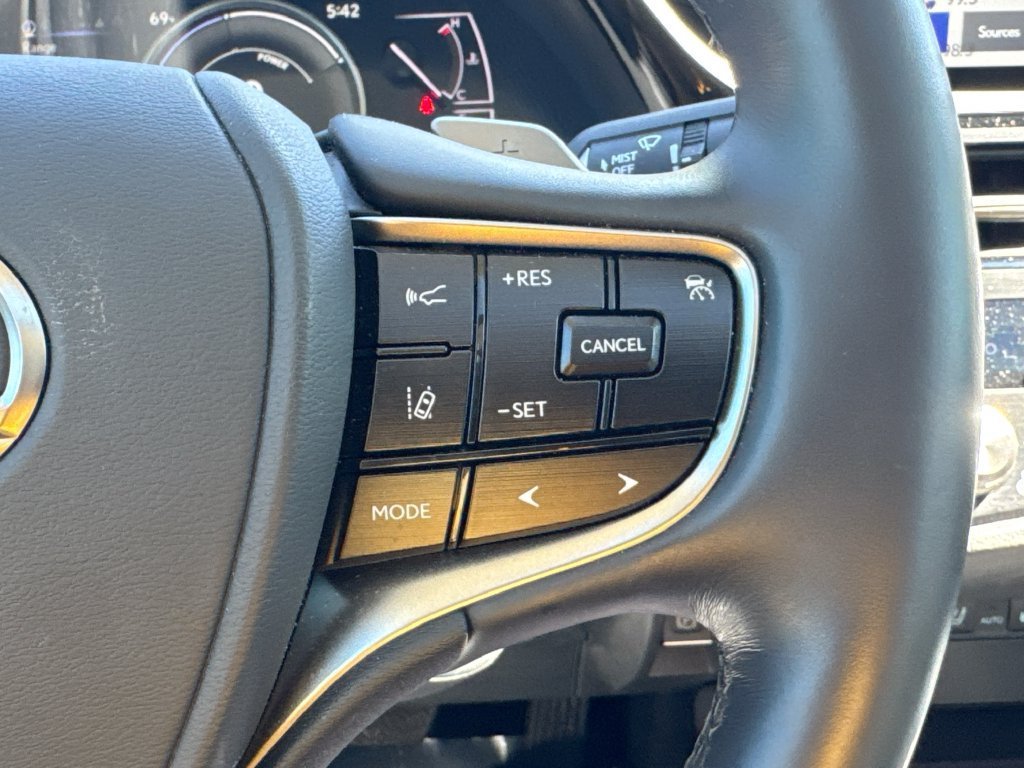 Used 2025 Lexus ES 300h w/ Premium Package FWD image 23