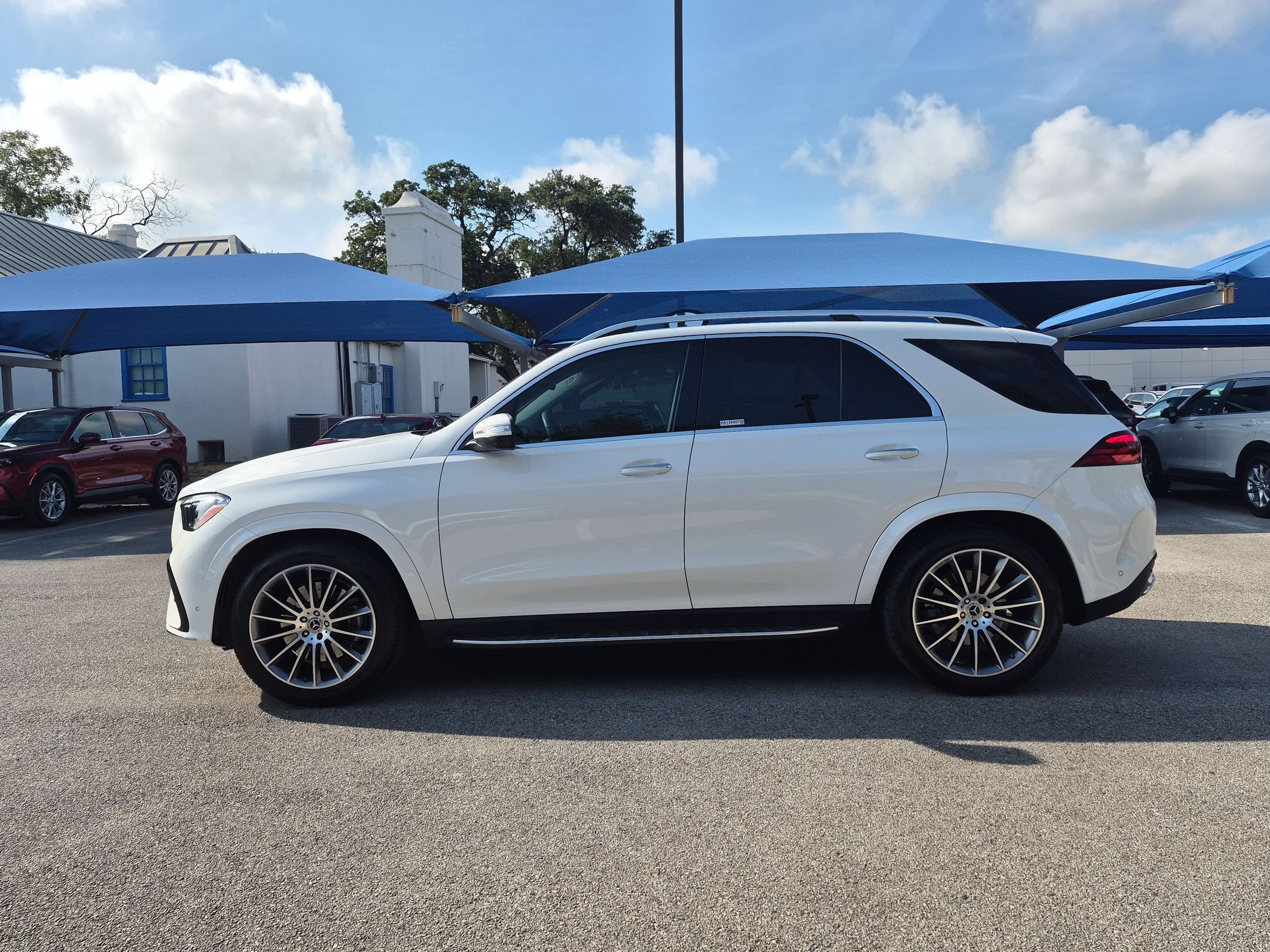 Used 2025 Mercedes-Benz GLE 350 4MATIC image 6