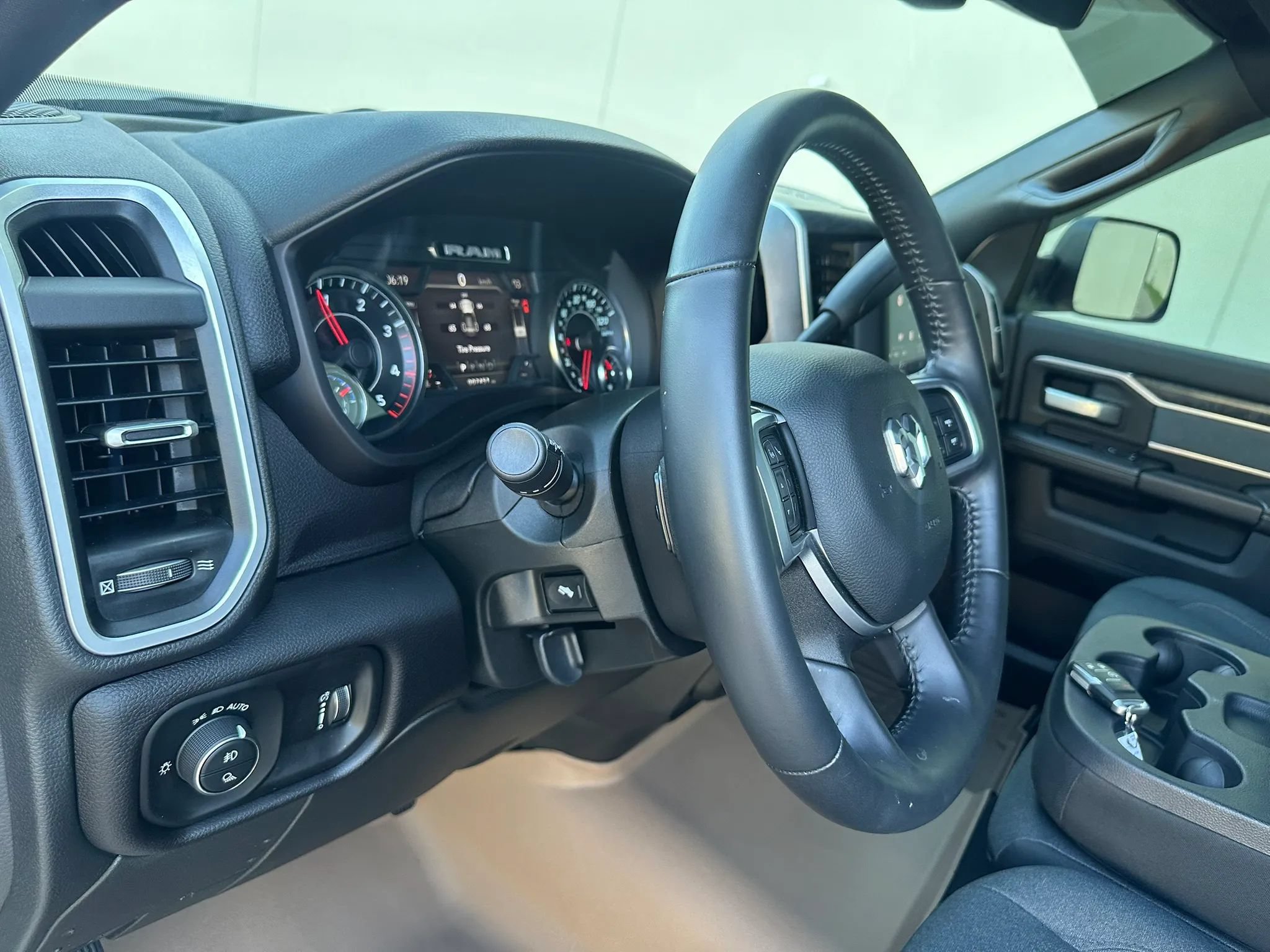 Used 2022 RAM 2500 Big Horn w/ Level C Equiment Group AWD/4WD image 31