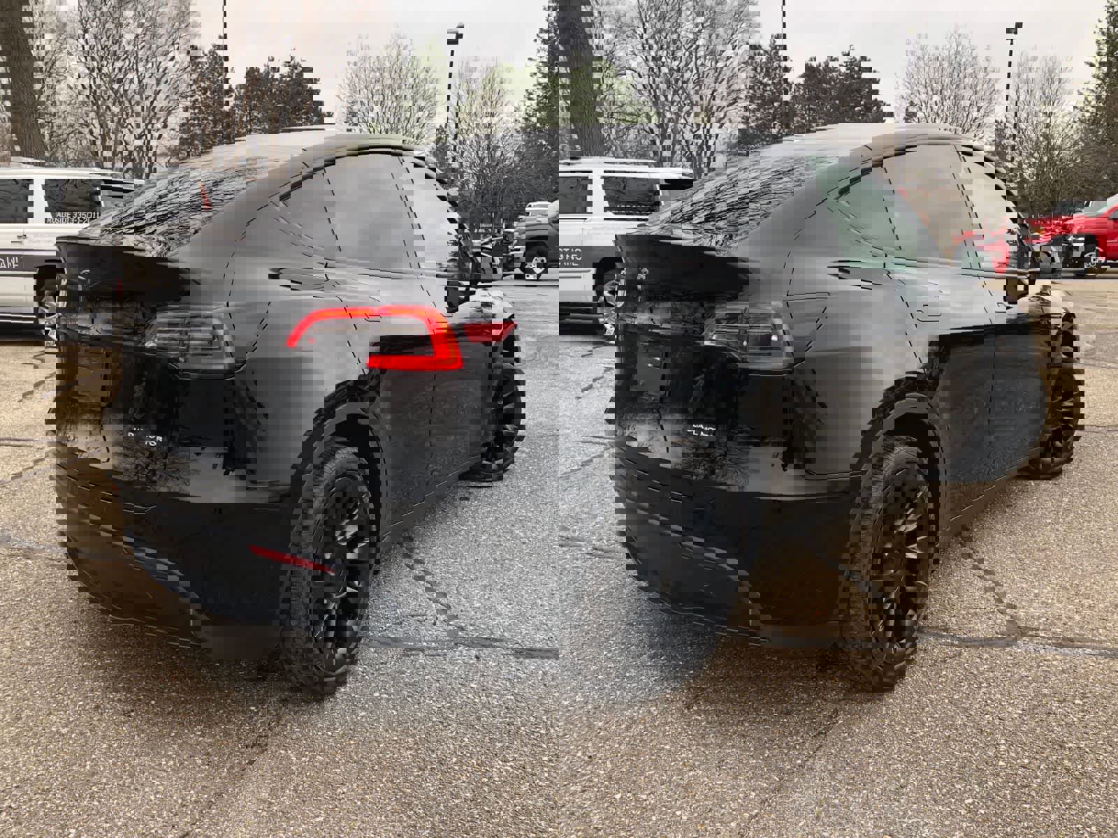 Used 2023 Tesla Model Y Long Range image 3