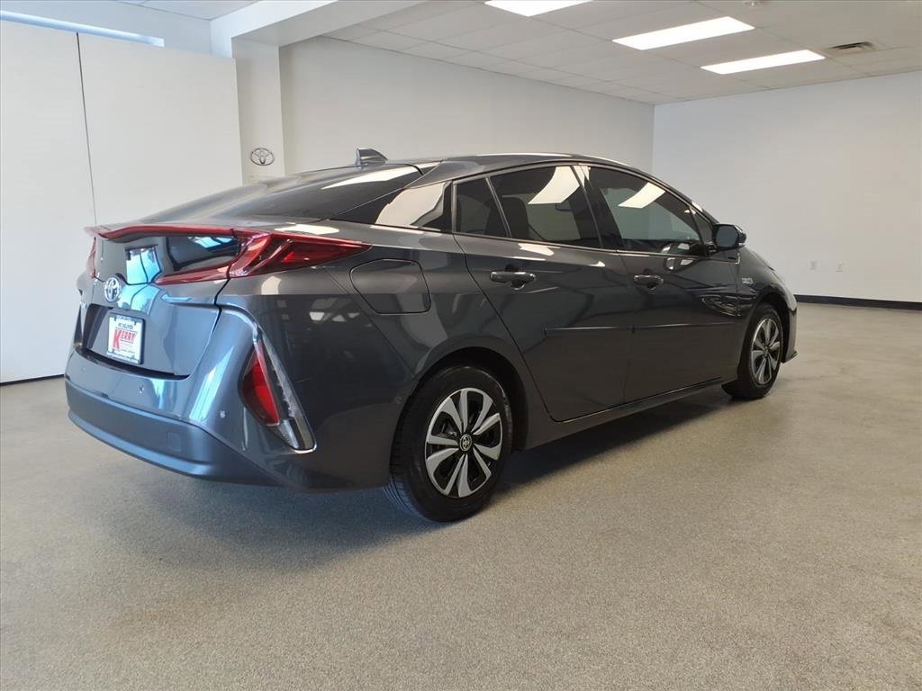 Used 2019 Toyota Prius Prime Advanced image 4