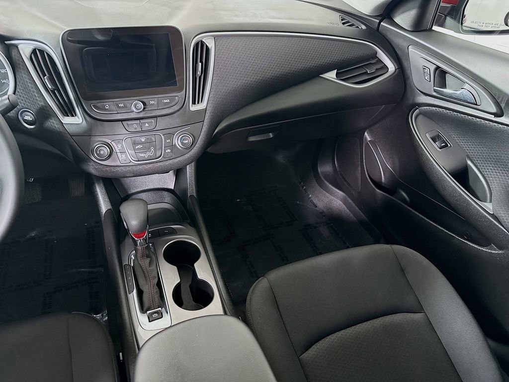 Used 2025 Chevrolet Malibu RS image 24