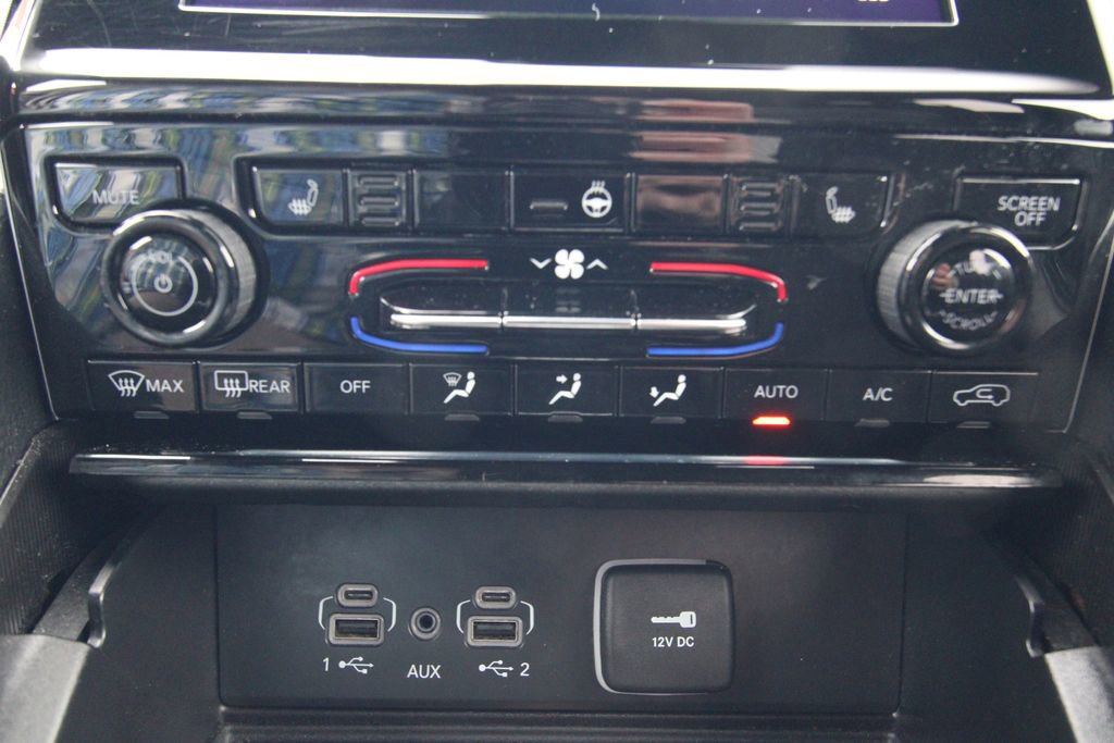 Used 2024 Jeep Grand Cherokee Altitude image 25