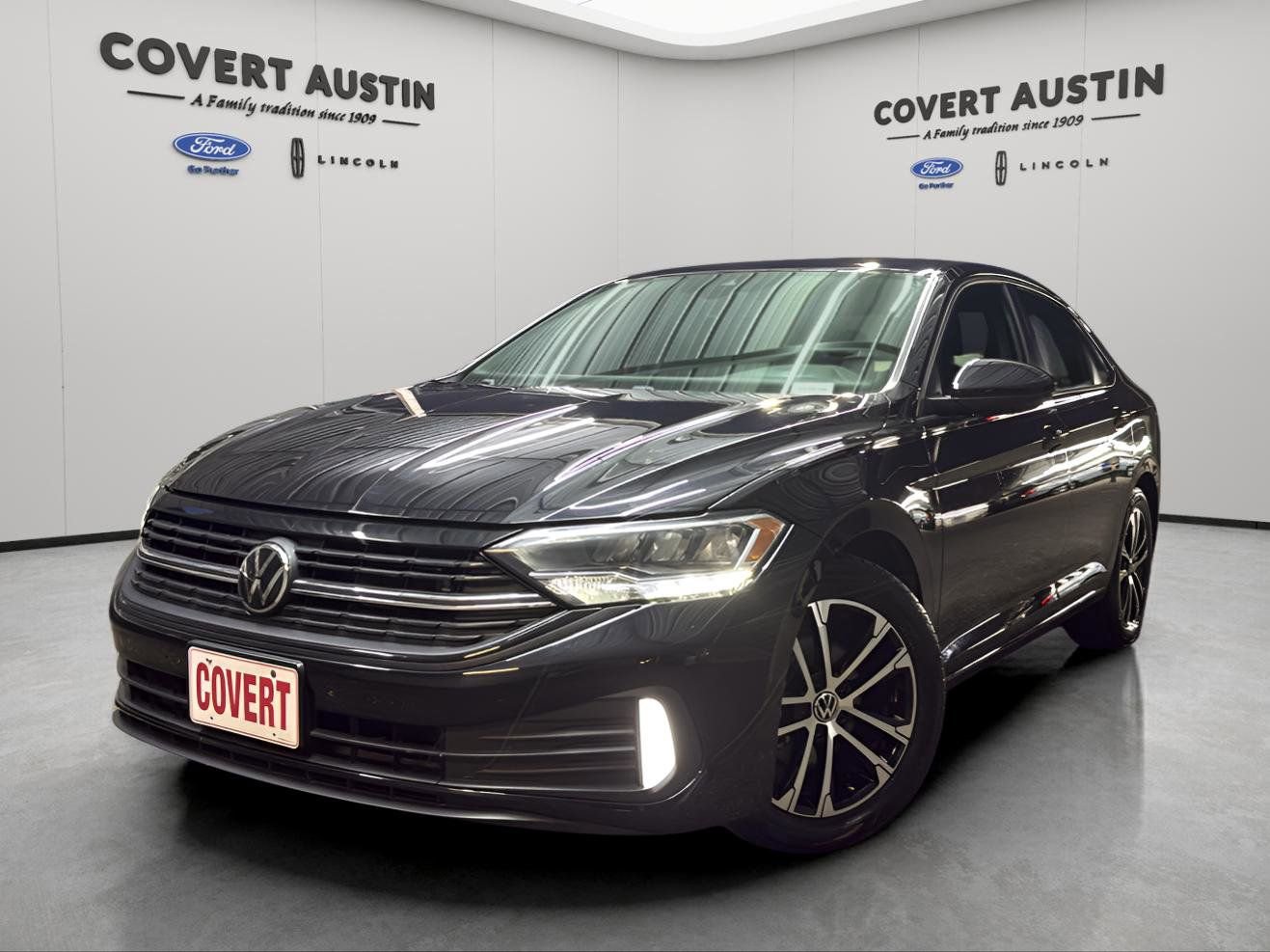 Used 2023 Volkswagen Jetta Sport image 1