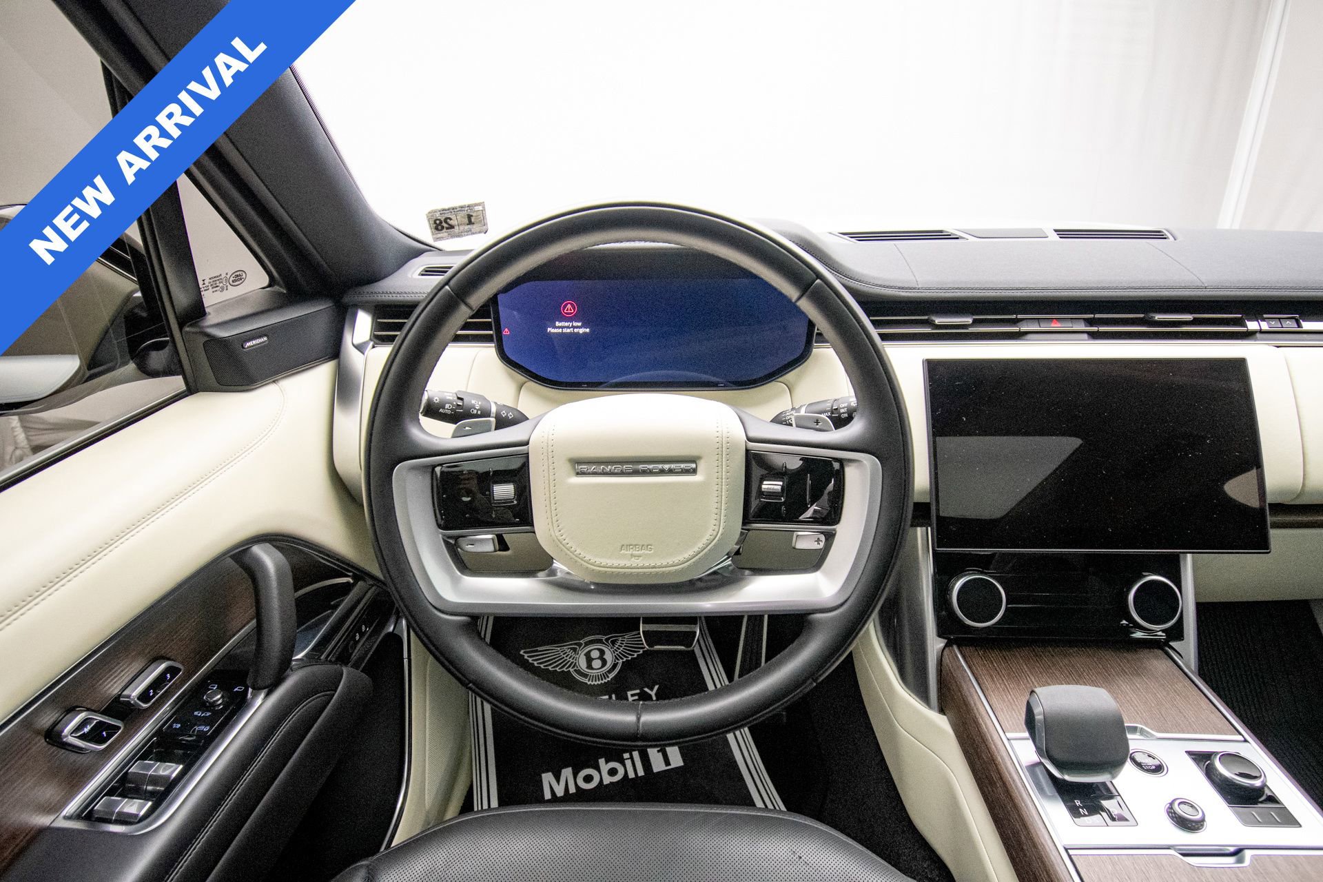 Used 2023 Land Rover Range Rover SE image 15