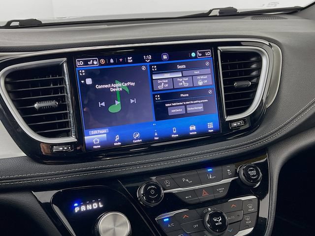 Used 2024 Chrysler Pacifica Limited w/ S Appearance Package FWD image 17