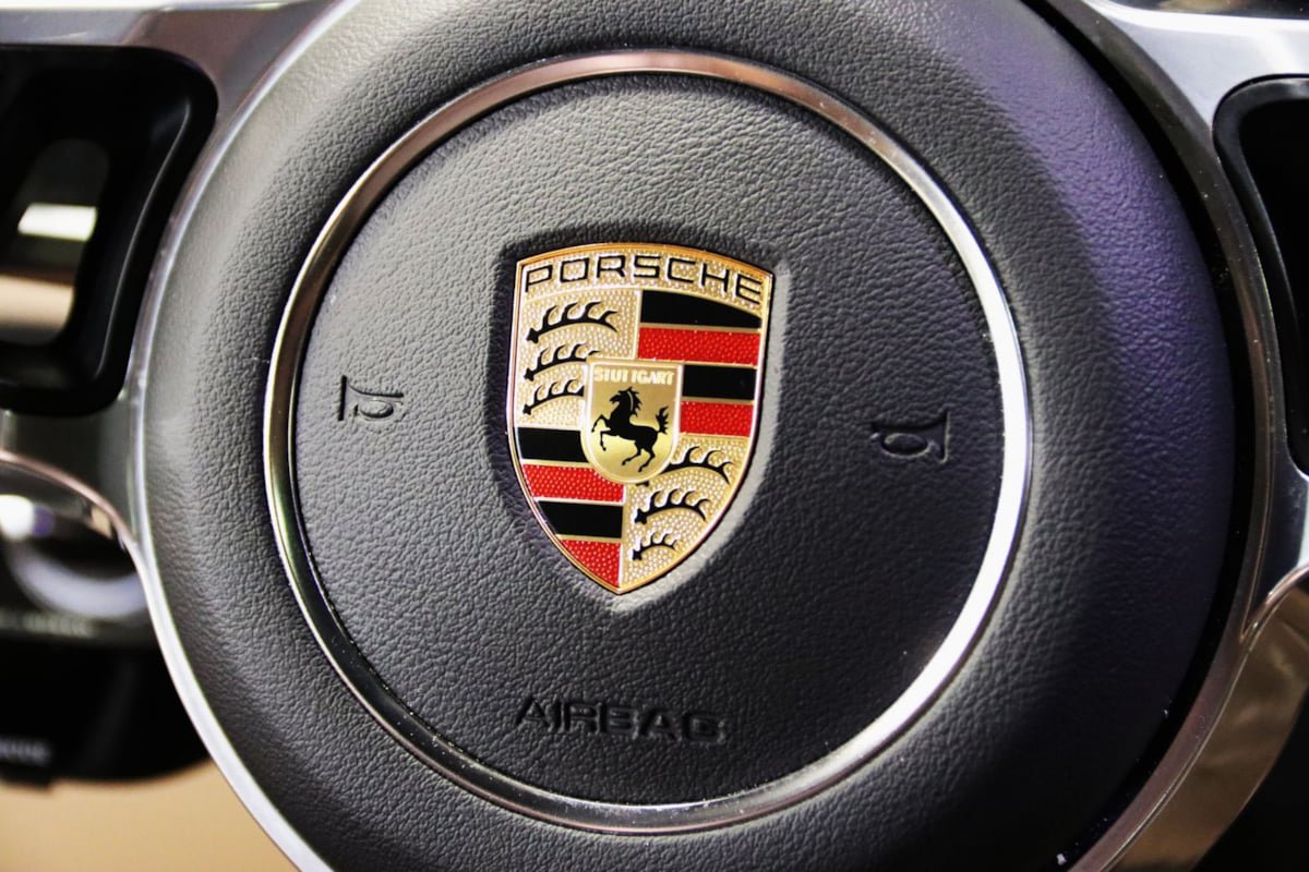 Used 2022 Porsche Cayenne Platinum Edition AWD/4WD image 19