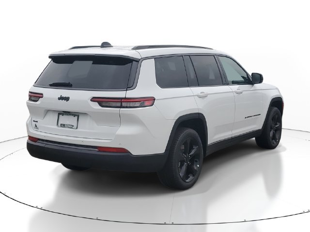 New 2026 Jeep Grand Cherokee L Limited w/ Limited Altitude Package AWD/4WD image 4