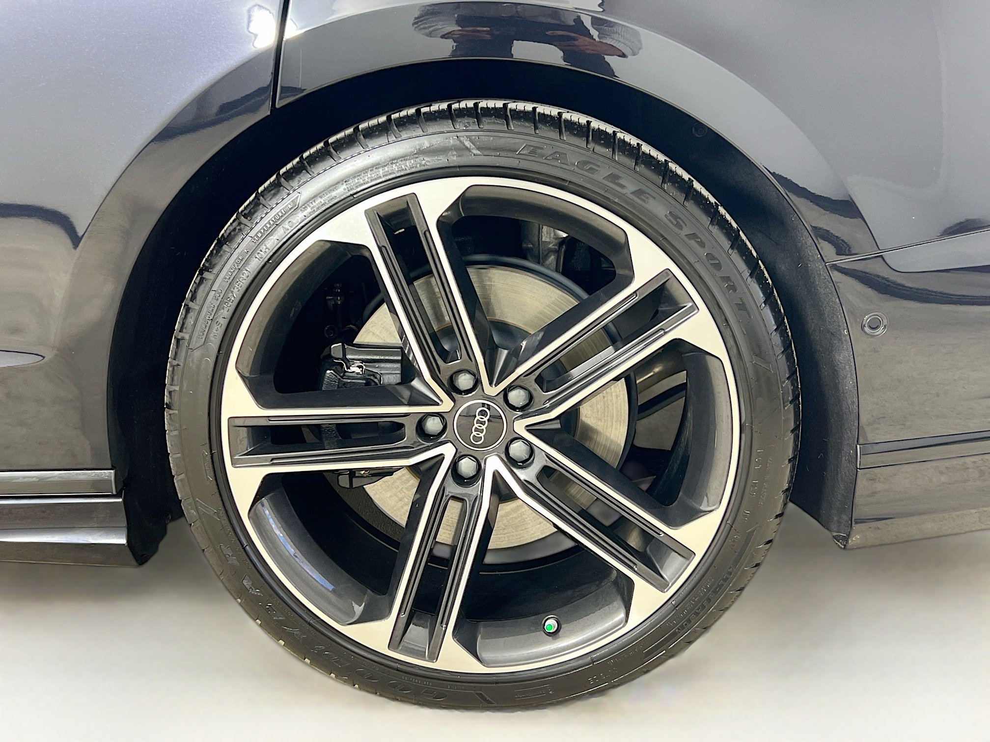 Used 2025 Audi A8 L 3.0T w/ Executive Package image 34