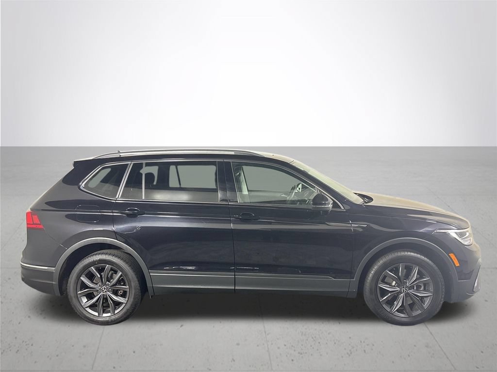 Certified 2022 Volkswagen Tiguan SE w/ Panoramic Sunroof Package AWD/4WD image 6