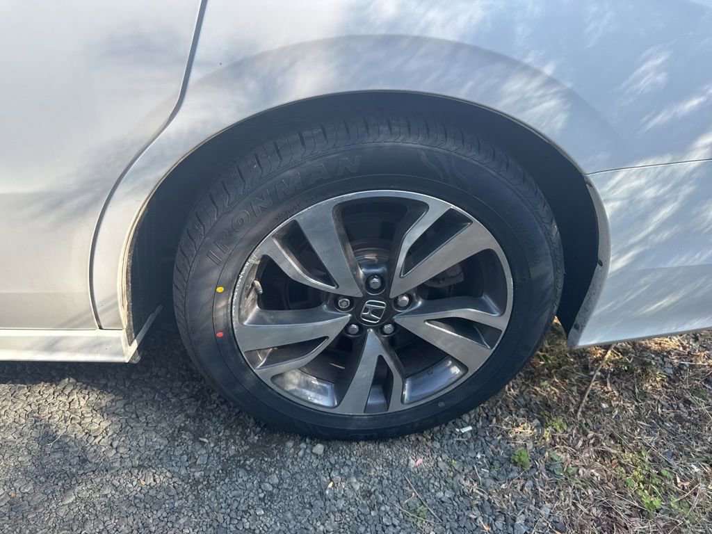 Used 2024 Honda Odyssey Touring image 12