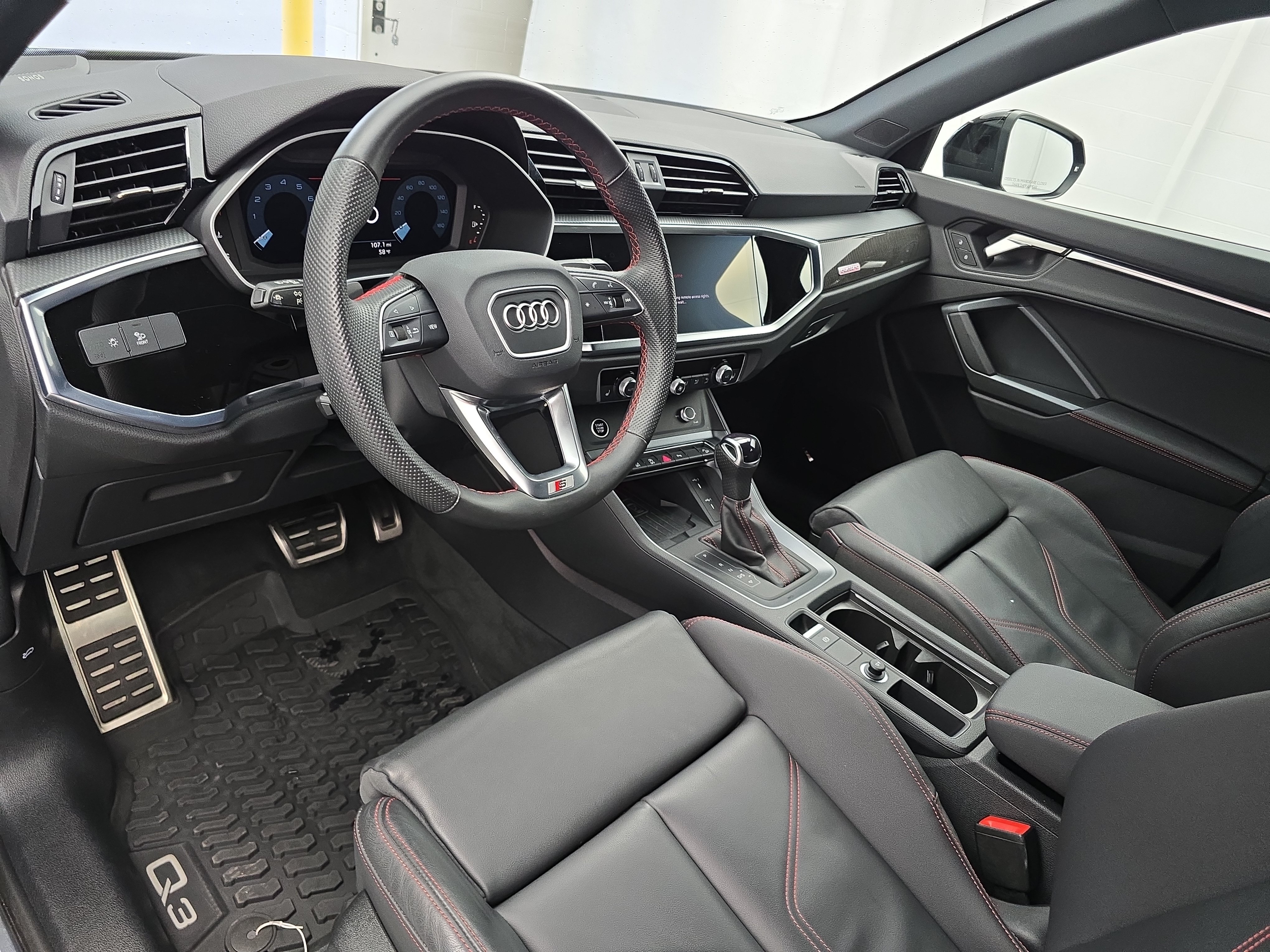 Used 2025 Audi Q3 2.0T Premium Plus w/ Premium Plus Package AWD/4WD image 16